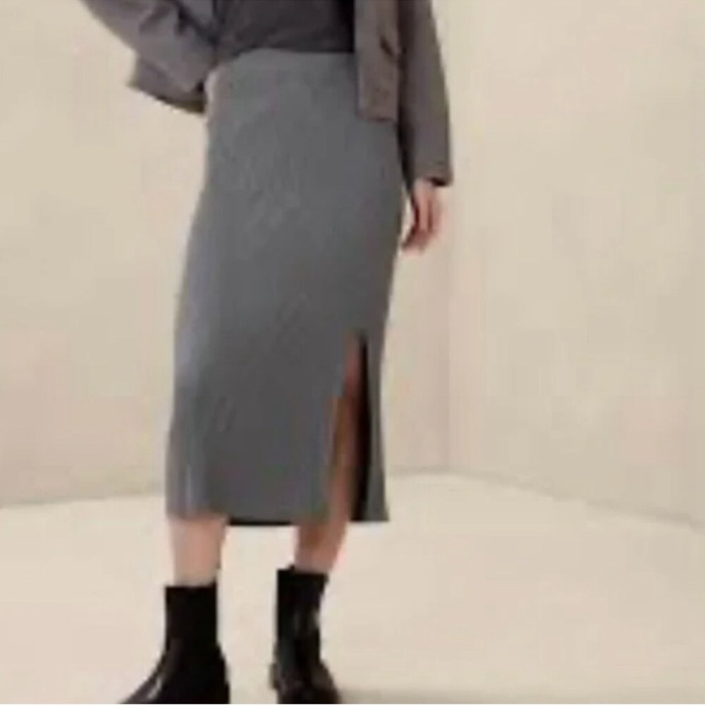 Banana republic sweater skirt with slit